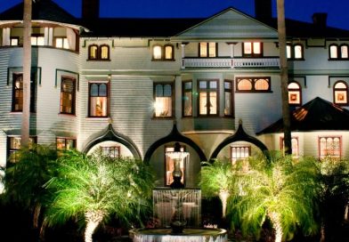 Spectacular Stetson Mansion Highlights a Central Florida Christmas